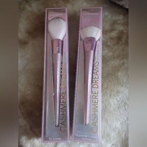 2 Real Techniques Cashmere Makeup Brushes 017, 015
